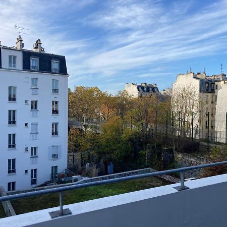 Entire Apartment With Terrace Παρίσι Εξωτερικό φωτογραφία