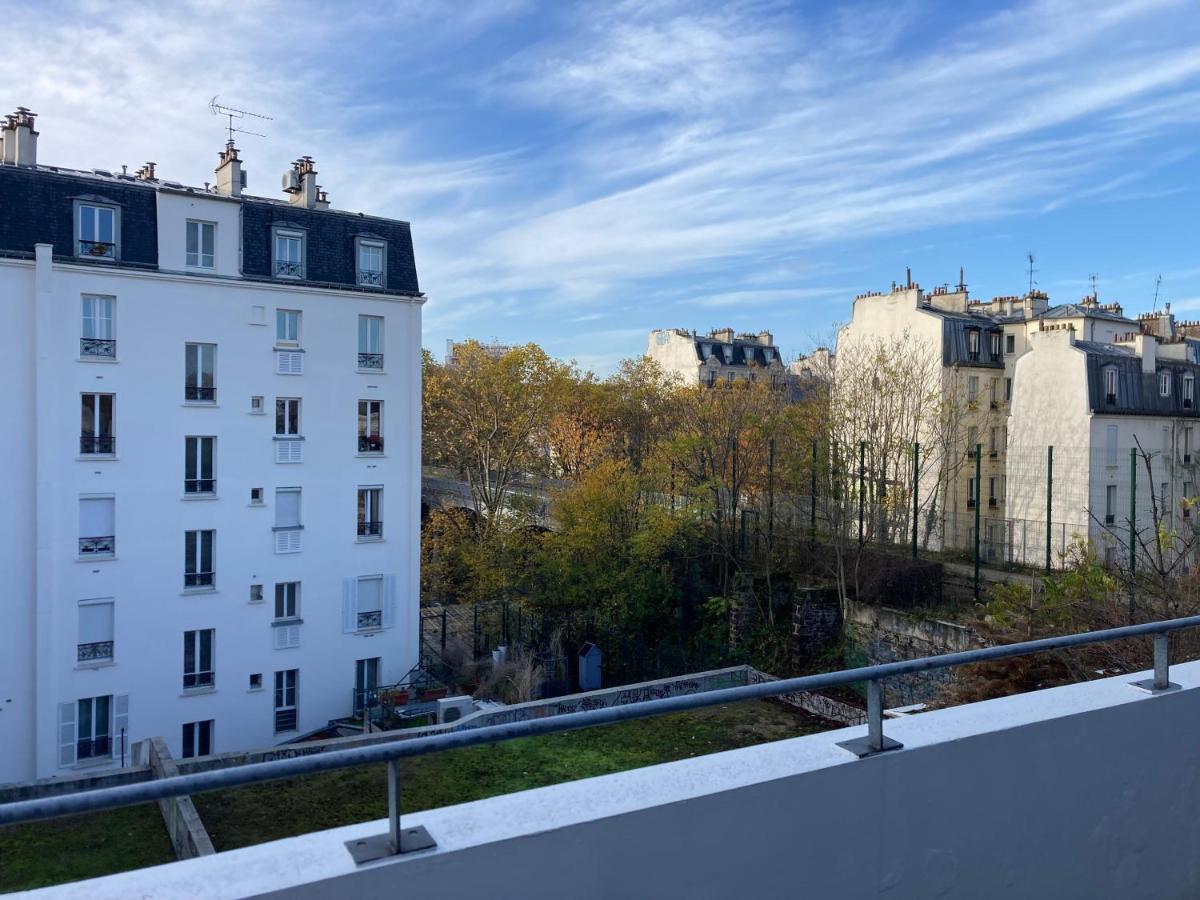 Entire Apartment With Terrace Παρίσι Εξωτερικό φωτογραφία