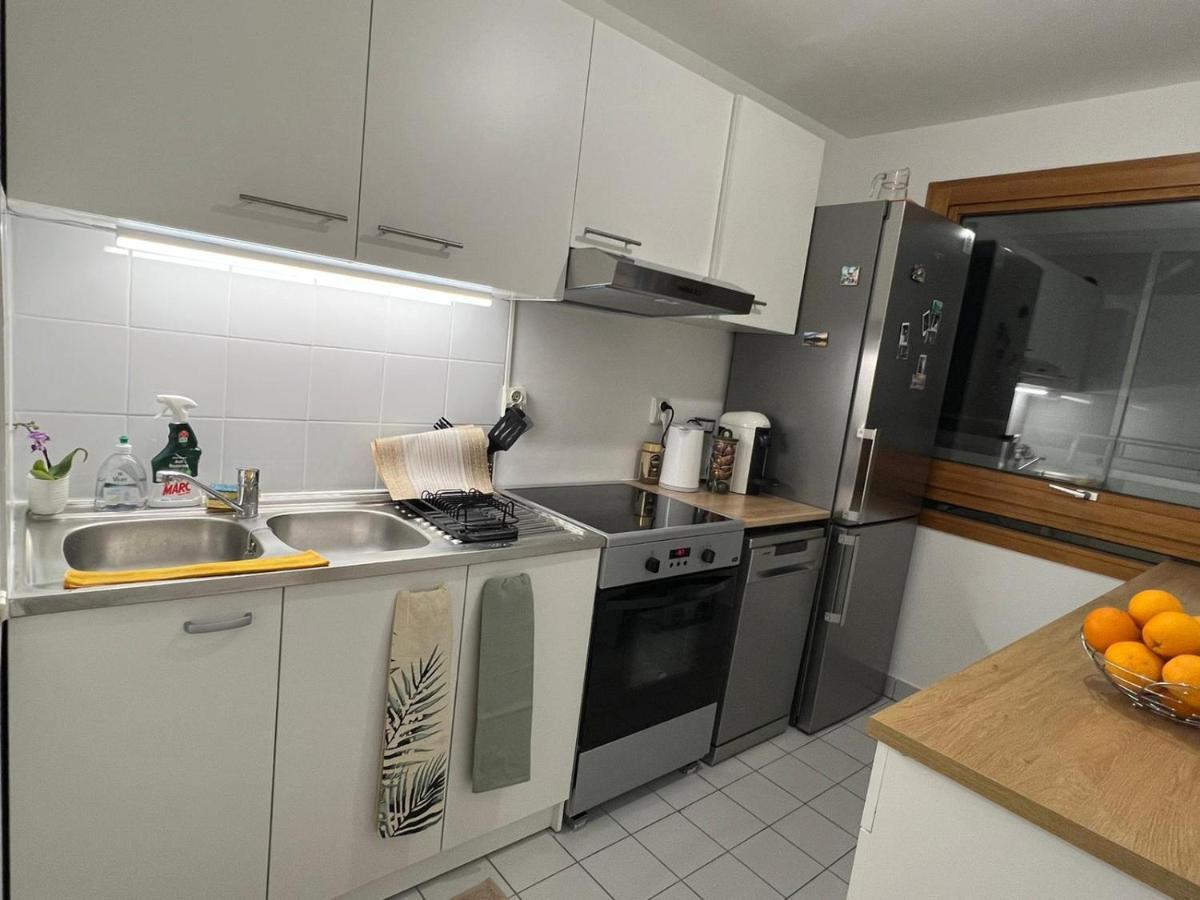 Entire Apartment With Terrace Παρίσι Εξωτερικό φωτογραφία